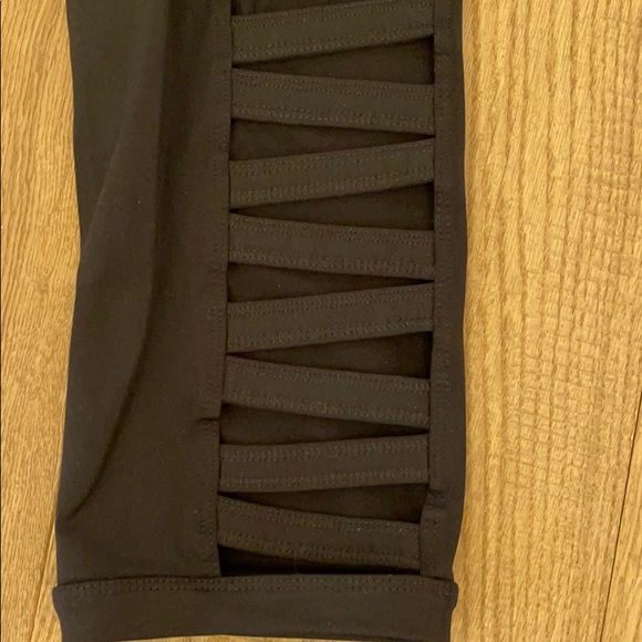 Black crop leggings - Picture 2 of 5